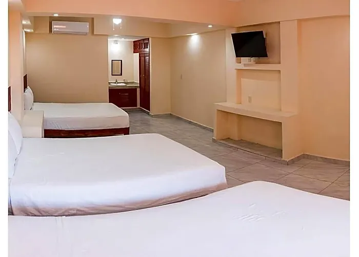 Oyo La Playa Hotel