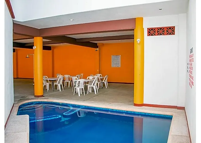 Oyo La Playa 2*