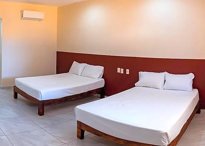Hotel Oyo La Playa 2*