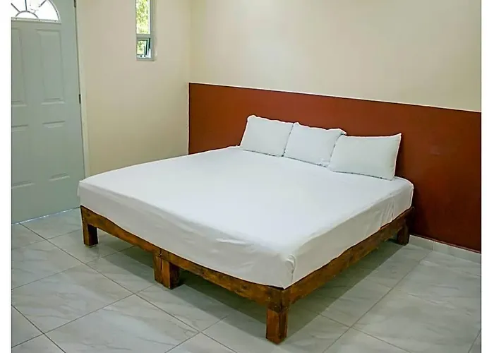 Hotel Oyo La Playa