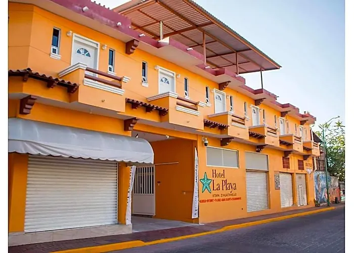 Oyo La Playa Hotel Zihuatanejo