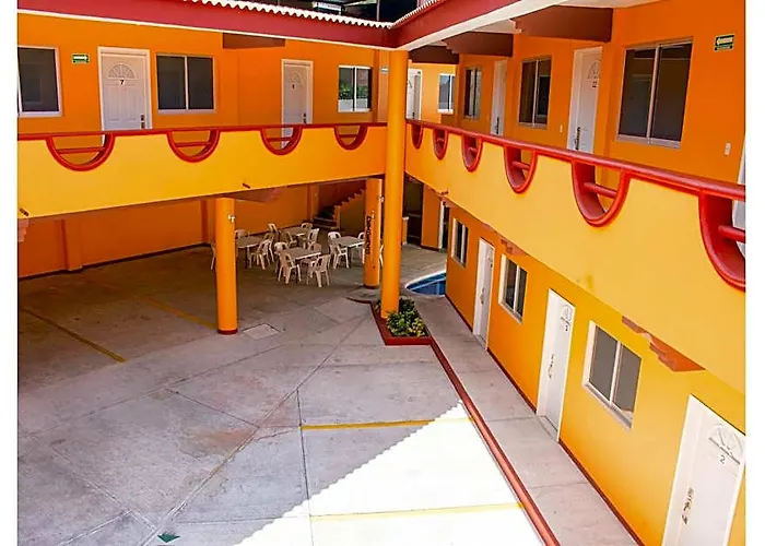 Oyo La Playa Hotel 2*