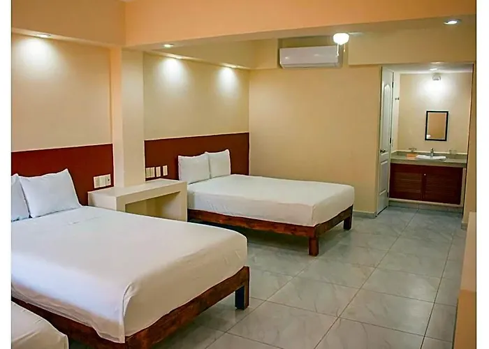 Oyo La Playa Hotel 2*